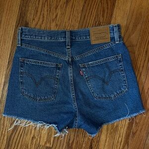 Levi’s ribcage shorts!